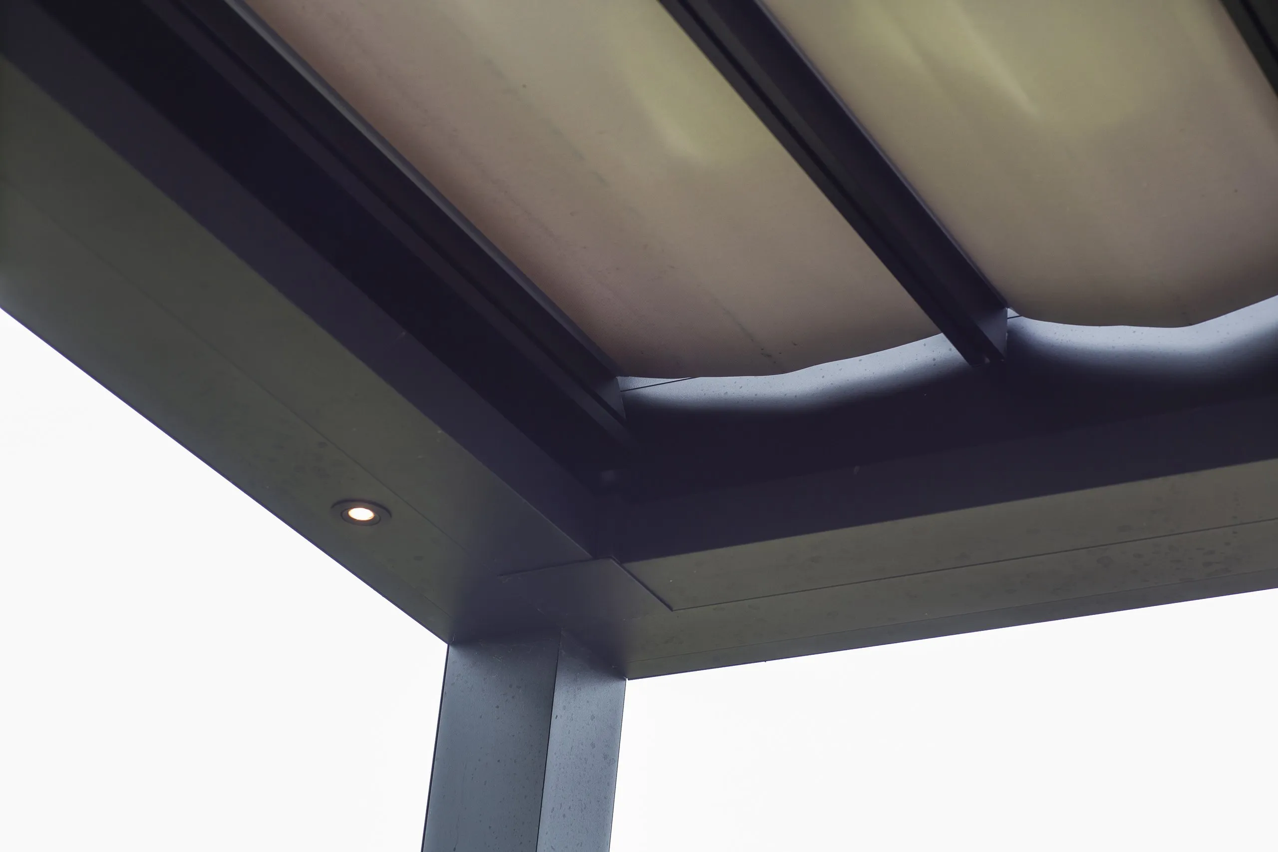 Detailansicht des Faltsystems der Brustor B300