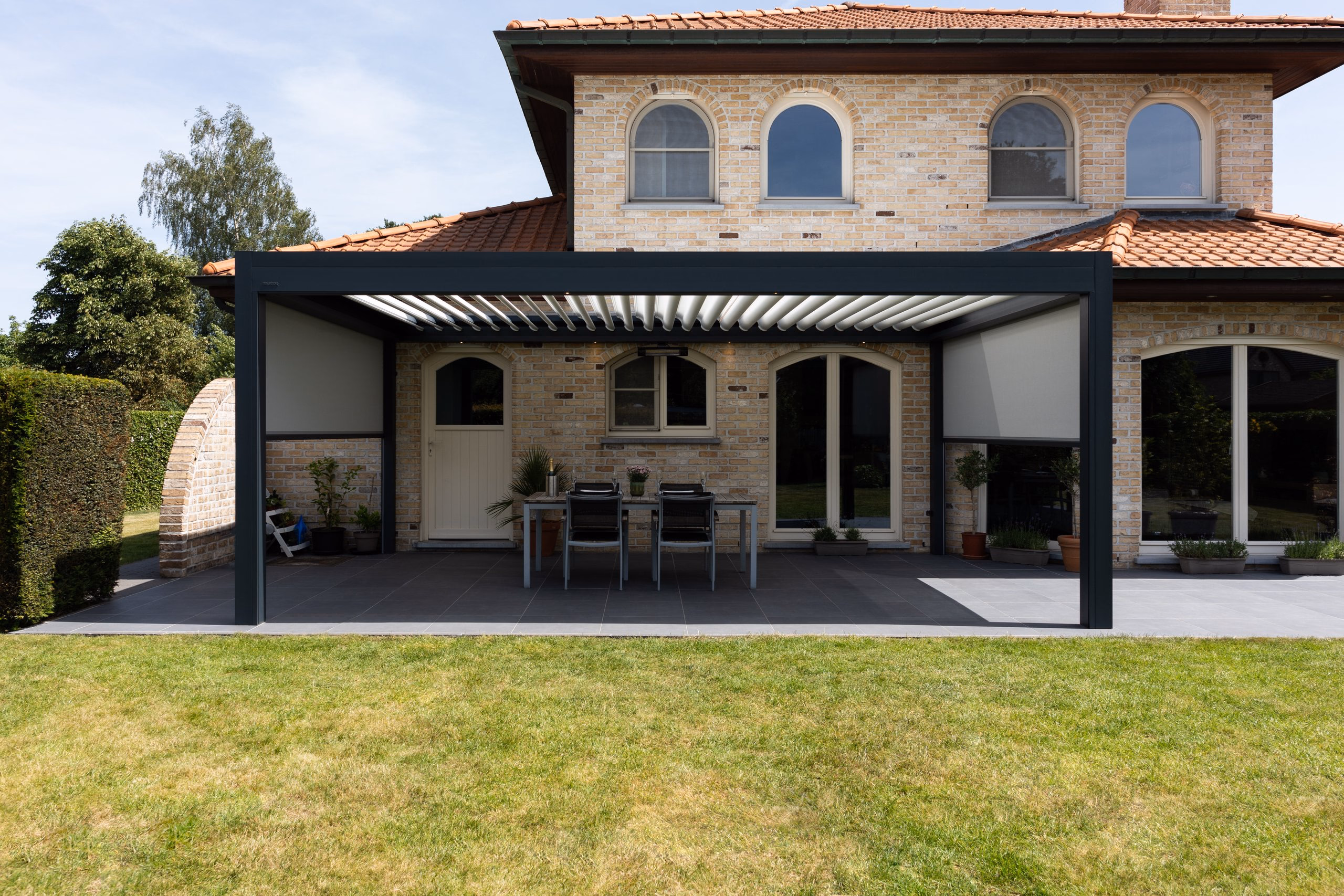 Brustor B600S with closed louvres providing rain protection
